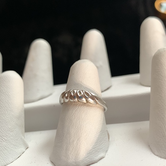 Vintage Sterling Silver Ring - Picture 6 of 9